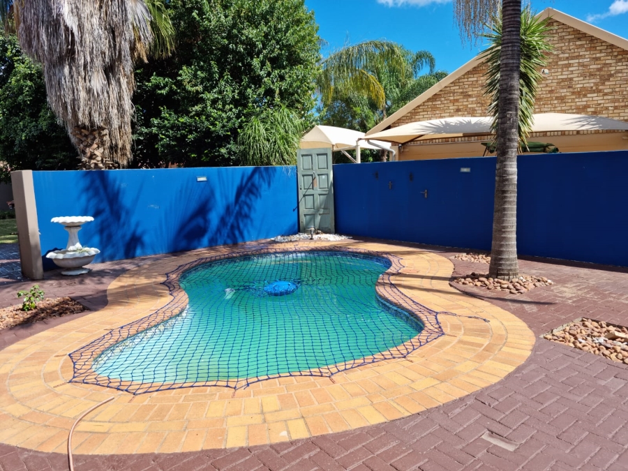 3 Bedroom Property for Sale in Waterval East North West